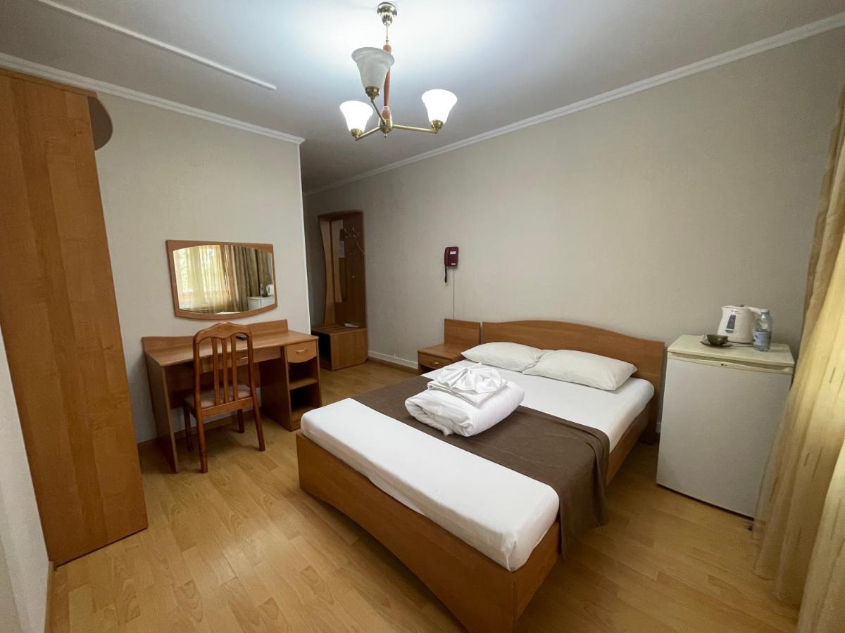 Victoria Palace Atyraū Extérieur photo